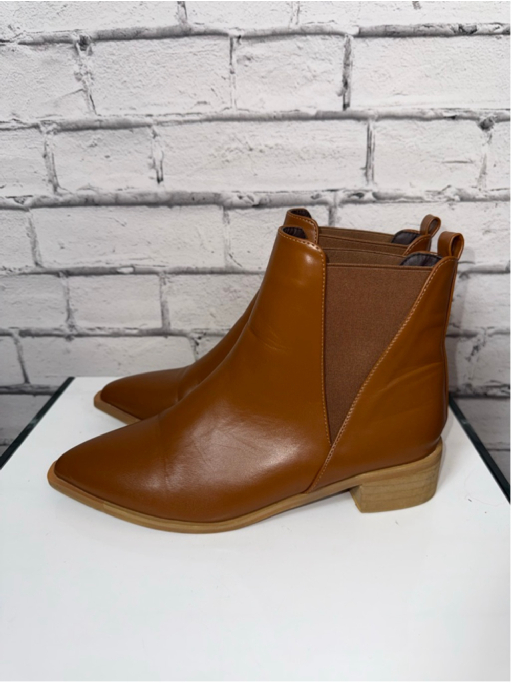 Women's Chelsea Brown Vegan Leather Ankle Boots & Booties Size 9.5 No Brand